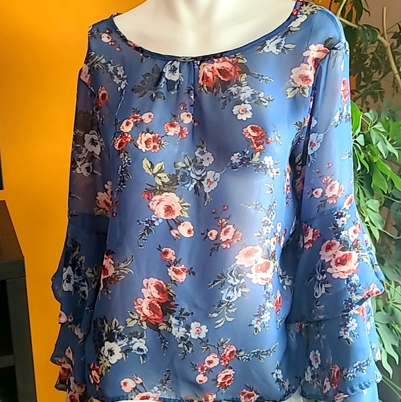 Floral Blouse - Picture 2 of 4